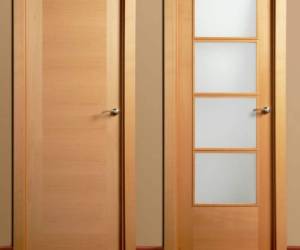 La decoración de una puerta tiene que ir de acuerdo con el espacio al que le está dando privacidad.