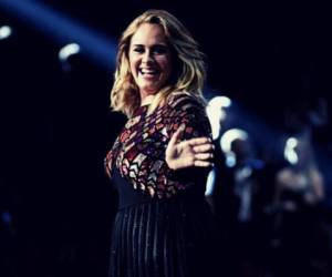 Adele durante una presentación en los Grammys. Foto: AFP...