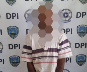 El hombre fue puesto a las órdenes de las autoridades competentes.