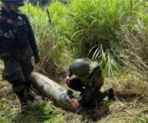 Expertos en explosivos desactivaron la bomba, que de haber sido manipulada habría provocado una tragedia.