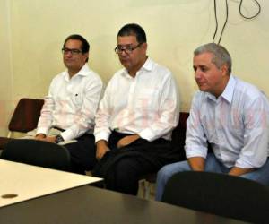 Mario Zelaya Rojas, y a los ex viceministros de Trabajo, Carlos Montes, y de Salud, Javier Pastor. Foto: Johny Magallanes / El Heraldo.