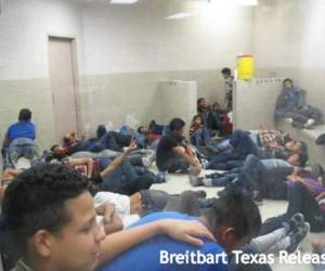 Los menores son acogidos en albergues temporales de la Patrulla Fronteriza. (Foto: cortesía Breitbart Texas)