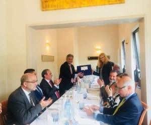 El funcionario catracho estuvo cinco años en su cargo.