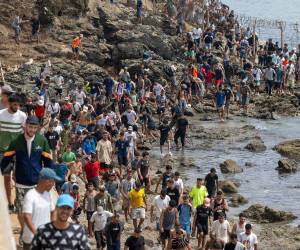 Marruecos reporta 40,000 llegadas a Ceuta y 11 migrantes muertos, diez por ahogamiento.