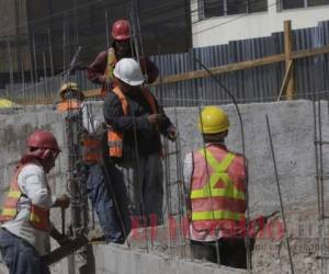 En Honduras 9 de cada 10 trabajadores tiene problemas de empleo, el mayor de ellos es el subempleo que afecta a cerca de 2 millones de personas. Esto significa que ganan menos de un salario y no tienen derechos sociales. Foto: El Heraldo