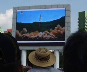 Pyongyang disparó con éxito el 4 de julio su primer misil intercontinental capaz, según expertos, de impactar suelo estadounidense en Alaska o Hawái. Foto: AFP