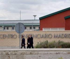 La mujer de 78 años se convirtió en la primera persona presa infectada con coronavirus en España. En la cárcel donde se contagió hay otros 38 casos confirmados.