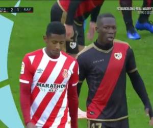 El hondureño Anthony Lozano vio la roja directa al minuto 88 del partido. Foto: Twitter.