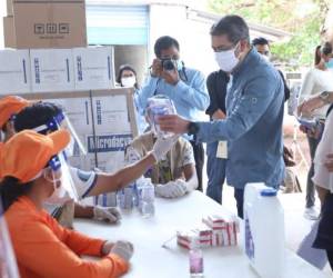 En el Almacén Nacional de Medicamentos se fabricaron las pequeñas con el tratamiento MAIZ, que este martes fue enviado a las regionales. Foto: Cortesía.