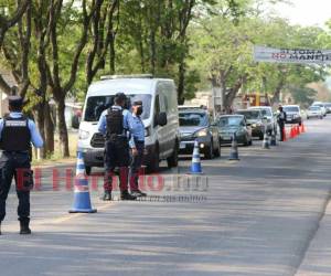 Las excepciones solo aplican para aquellos que porten un permiso extendido por las autoridades competentes.