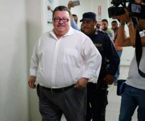 Óscar Kilgore, exedil de la ciudad de San Pedro Sula, cuando llegaba este martes a los tribunales de justicia.