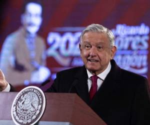 En redes sociales, el presidente recibió críticas por haberse presentado en una conferencia de prensa con síntomas y sin mascarilla. FOTO: AFP