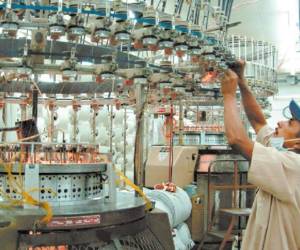 Se busca crear 600,000 empleos formales en cuatro rubros: turismo, manufactura, servicio de apoyo a negocios y maquila a través de la inversión extranjera.