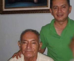 Francisco Paz y su padre Iván, ambos se contagiaron de covid-19. El papá del parlamentario aún sigue con vida y recibiendo atención médica.