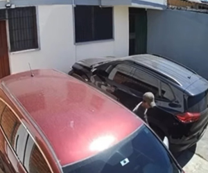 Los vecinos, cansados, exponen a través de sus cuentas de Facebook los robos que cometen los facinerosos al abrir sus carros.