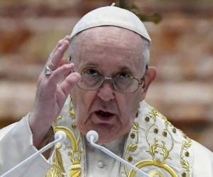 El pontífice pidió silenciar el clamor de las armas en Siria, Yemen y Libia. FOTO:AFP