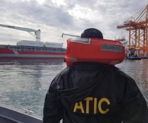 Un equipo de fiscales anticorrupción y de la ATIC se mantienen en Puerto Cortés. Foto: Cortesía MP.