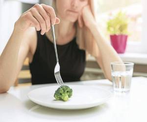 Más allá de cumplir una función saciante, los alimentos son la informa-ción que el organismo necesita.