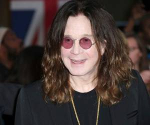 En esta foto del 28 de septiembre del 2015, el rockero Ozzy Osbourne llega a la ceremonia de los premios Pride of Britain en Londres.