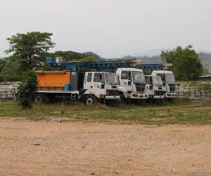 Equipo de perforacíón y cintas de riego en constante deterioro es lo único que queda del millonario y fracasado proyecto de irrigación del valle de Jamastrán.