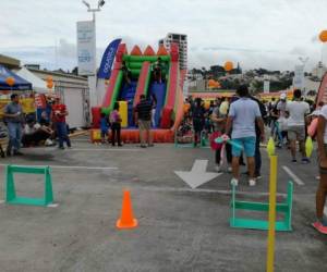 Además del ciclismo los niños disfrutaron de otros juegos en la Vuelta Ciclística Infantil El Heraldo 2017. (Foto: El Heraldo Honduras, Noticias de Honduras)