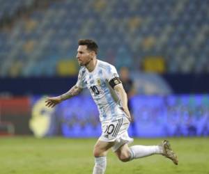 Lionel Messi tras anotar el tercer gol de Argentina en la victoria 3-0 ante Ecuador en los cuartos de final de la Copa América. Foto:AP