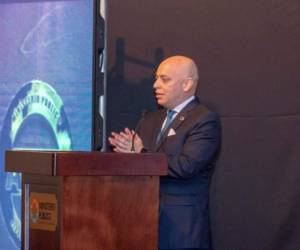 El fiscal general óscar Chinchilla mientras brindaba su discurso en el marco del quinto aniversario de la ATIC.