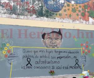 En su honor, los estudiantes del MEU pintaron una imagen de él en protesta.