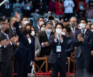 El vicepresidente de Taiwán, William Lai, y su homóloga de Estados Unidos, Kamala Harris.