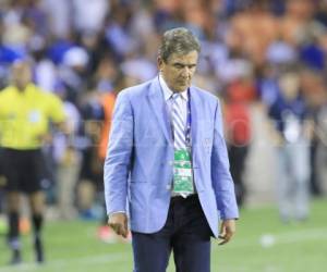 El técnico Jorge Luis Pinto se mostró triste por e l resultado ante Guayana Francesa (Foto: Ronal Aceituno/OPSA)