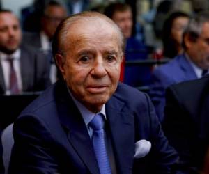 Menem fue ingresado en un hospital de Buenos Aires, Argentina. Foto AP