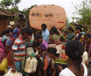 Los camiones cisterna de agua operan allí los siete días de la semana de marzo a junio. Foto: Agencia AFP.