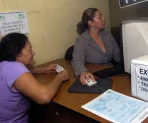 Ahora los hondureños pueden solicitar su partida de nacimiento desde una aplicación en su celular.