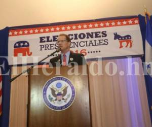 El embajador de los Estados Unidos en Honduras, James Nealon, fue el anfitrión de la gala conmemorativa a las elecciones esta noche de martes. (Fotos: Johny Magallanes)