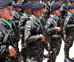 Los militares que tengan tatuajes en su cuerpo deben proceder a eliminárselos debido a que el jefe del EMC los prohibió. Foto EL HERALDO