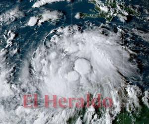 Entre 150 y 200 milímetros de agua cayeron durante el paso de la tormenta tropical Julia en las regiones occidental, norte y sur de Honduras.