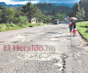 La carretera CA-7 tiene unos 30 años y requiere ser reconstruida por el gobierno, de lo contrario se volverá intransitable en pocos meses.