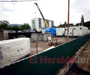 Según los interventores de Invest-H, los cinco hospitales móviles restantes están en la última etapa de construcción y llegarán al país a finales de septiembre. Foto: Emilio Flores / EL HERALDO.