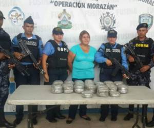 A la señora se le detuvo con una considerable cantidad de supuesta droga, en Gracias, Lempira. (Fotos: El Heraldo Honduras)