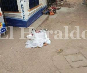 Los cadáveres de los hermanos asesinados en colonia La Travesía quedaron a poca distancia, fotos: El Heraldo.