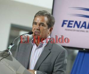 Jorge Luis Pinto, seleccionador nacional de Honduras al momento de dar conferencia de prensa este lunes. Foto: Juan Salgado / El Heraldo.