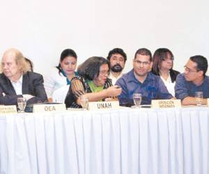 John Biehl del Río, el experto chileno designado por la OEA, facilitó el diálogo contra la corrupción con varios sectores del país.