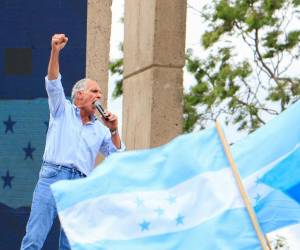 Nasry Asfura, presidente electo de Honduras, afirmó previo a ganar las elecciones que no cobraría su salario si llegaba a ganar los comicios generales. Ahora, al haber triunfado, para esto destinará su sueldo a partir del 27 de enero del 2026.