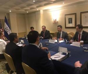 El titular del Ejecutivo fue acompañado por el canciller Lisandro Rosales y en Washington se sumó a la comitiva la embajadora María Dolores Agüero. Foto: Cortesía.