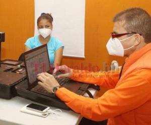 Las nuevas identidades ya están listas para ser entregadas de forma masiva, trámite que se hará en los centros de votación de los electores o en sitios aledaños. Foto: El Heraldo