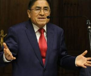Hinostroza, de 62 años, es figura central de un escándalo de corrupción en el poder judicial que estalló hace tres meses, tras la divulgación en la prensa de comprometedoras grabaciones de conversaciones telefónicas de jueces.