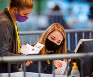 Los republicanos también le han solicitado a la Corte Suprema federal que analice el asunto. Sin embargo, no hay suficientes boletas que hayan arribado tarde como para modificar los resultados en Pensilvania, dada la ventaja que lleva el presidente electo Joe Biden. Foto: AP