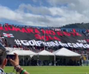 El movimiento M28 fue el responsable de ingresar la manta al Estadio “Chelato” Uclés.