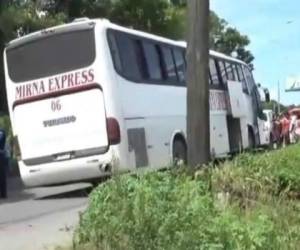 Esta es la unidad de transporte que atropelló a la menor de apenas ocho años de edad en la ciudad de La Ceiba, zona atlántica de Honduras. (Foto: Cortesía 45 TV)