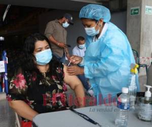 Honduras ha recibido 2.6 millones de dosis, el reto ahora es aumentar el ritmo de vacunación. Foto: Marvin Salgado/El Heraldo